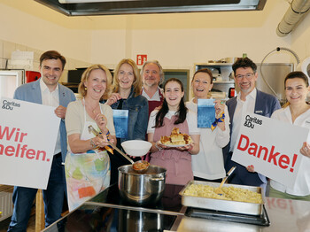 ua. mit Ernst Sandriesser (Direktor Caritas), Roberta Striedinger (Caritas Fundraising) mit Rotariern
