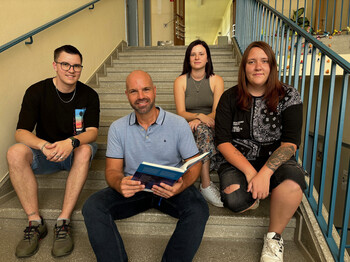 Wolfgang Kogler hat für alle Schüler*innen ein offenes Ohr: „Wir bieten ein modernes wie hochwertiges Angebot, um qualifizierte Fachkräfte für den Sozial-, Gesundheits- und Pflegebereich von morgen auszubilden.“