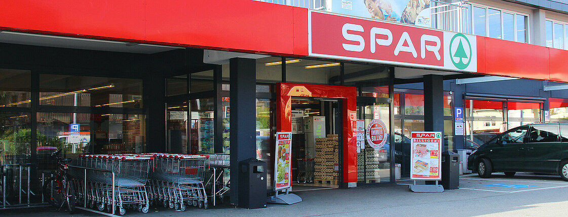 Die Aussenansicht des SPAR Supermarkt Perspektive Handel in der Villacher Tirolerstraße.